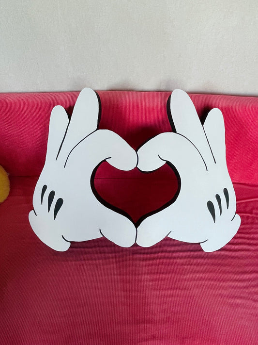 MAINS EN COEUR